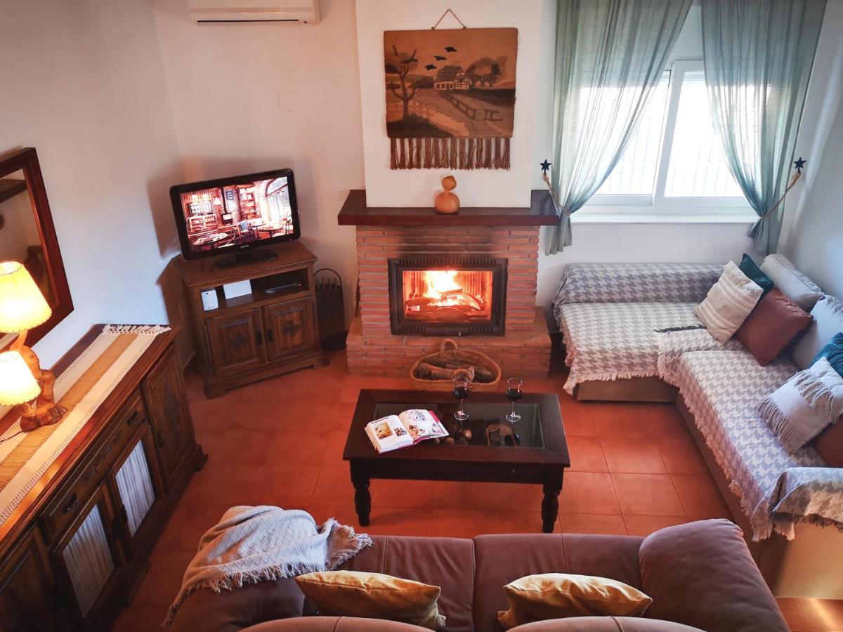 Finca Pil - Casa Rural Con Piscina Guest House Riogordo ภายนอก รูปภาพ