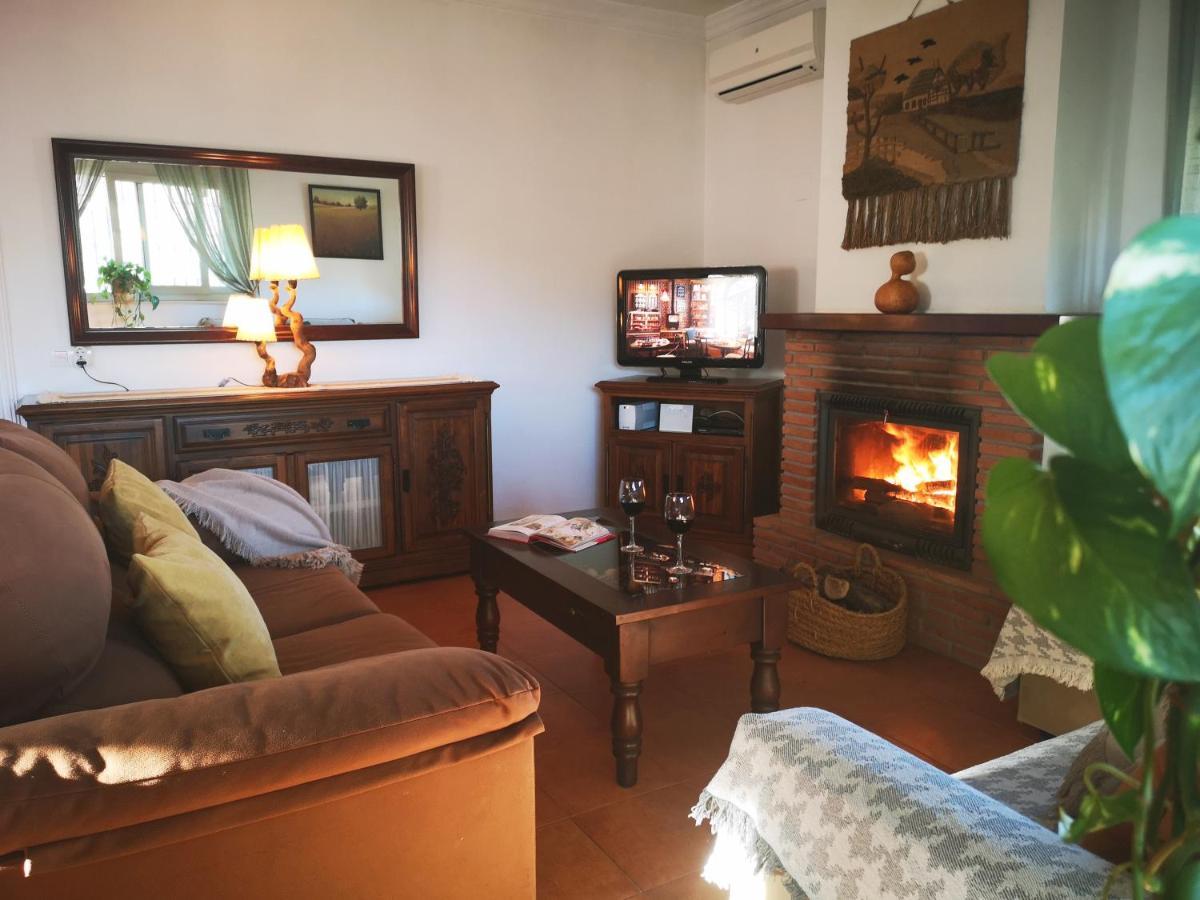 Finca Pil - Casa Rural Con Piscina Guest House Riogordo ภายนอก รูปภาพ