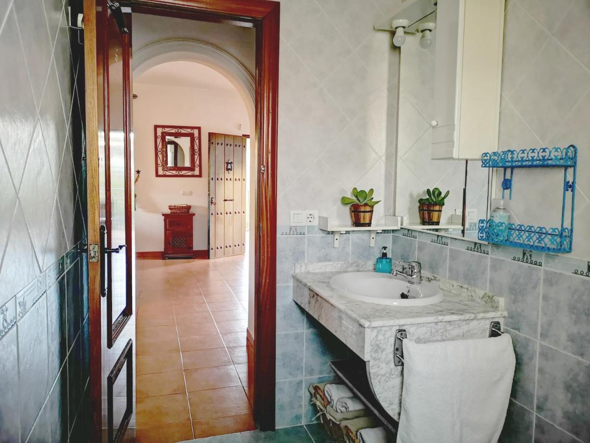 Finca Pil - Casa Rural Con Piscina Guest House Riogordo ภายนอก รูปภาพ