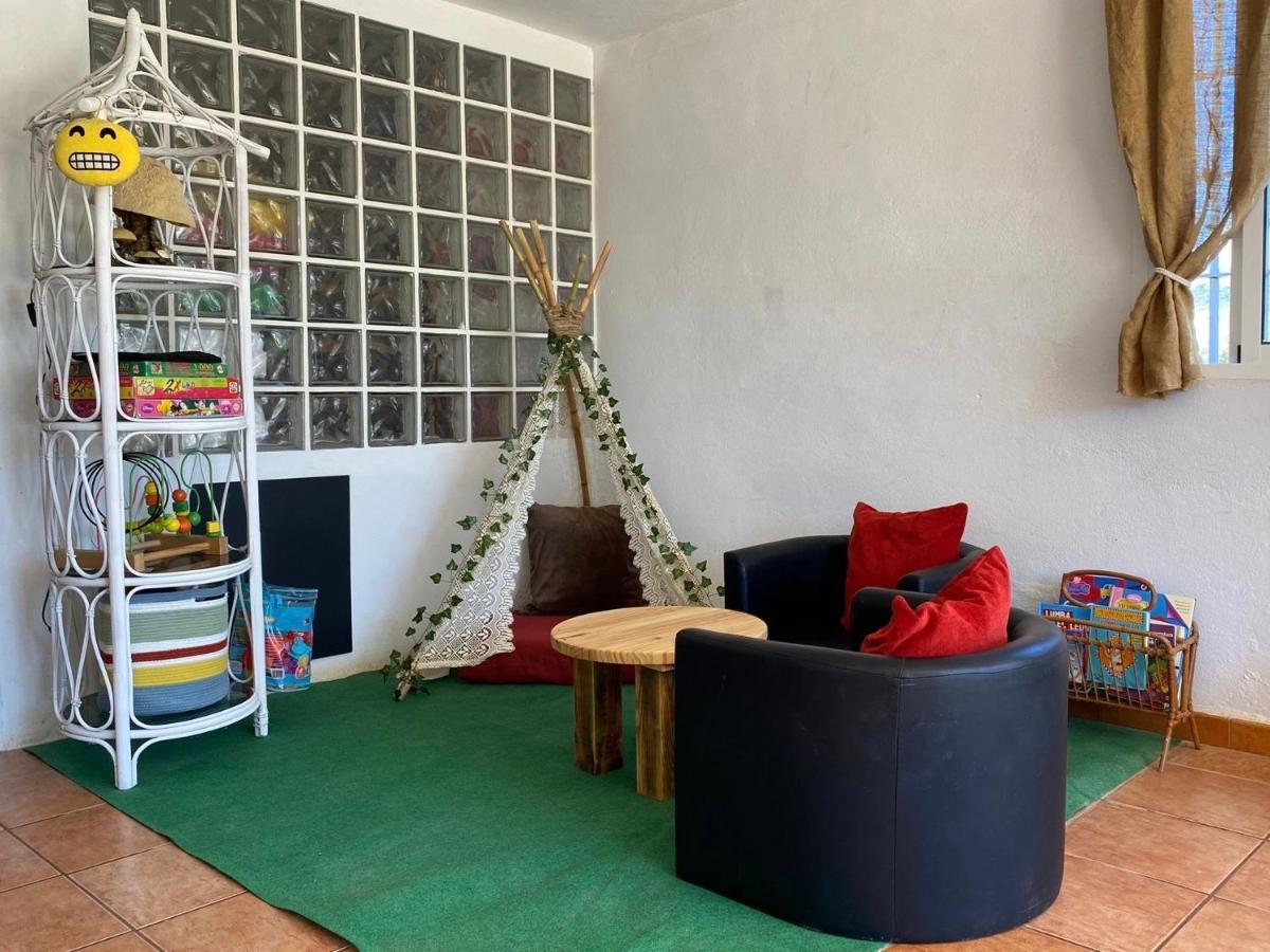 Finca Pil - Casa Rural Con Piscina Guest House Riogordo ภายนอก รูปภาพ